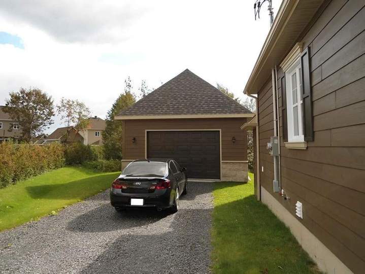 <p>Garage préfabriqué, Les Etchemins</p>